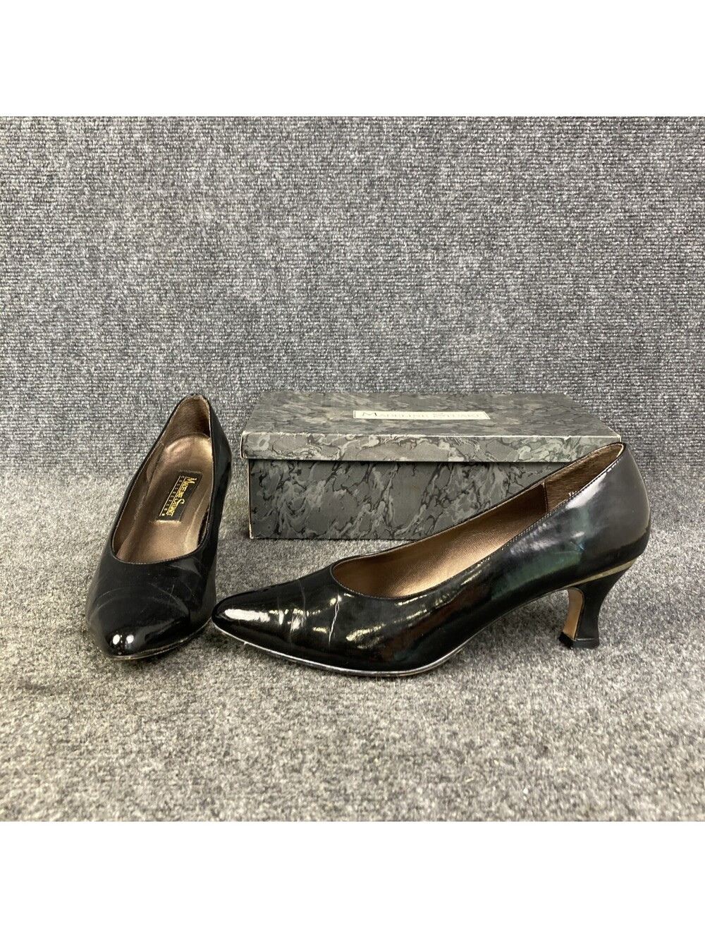 Vintage Madeline Stuart Thurston Womens Size 9 Black Patent Leather Heels w/ Box